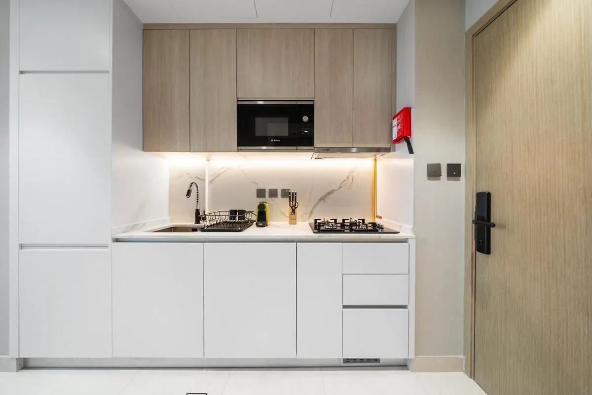 Studio Al Furjan By Stay In Homes - Marina 12Min - Self Checkin - Metro - Parking Dubai